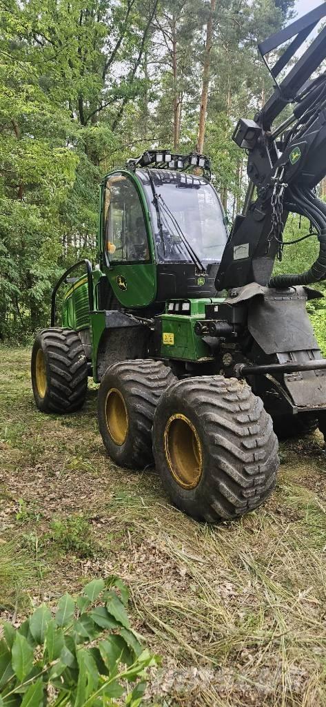 John Deere 1070e Харвестери