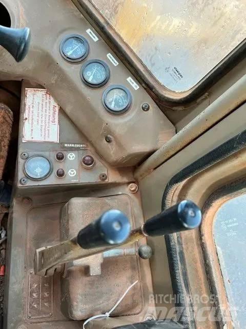 CAT 966D Колесни товарачи