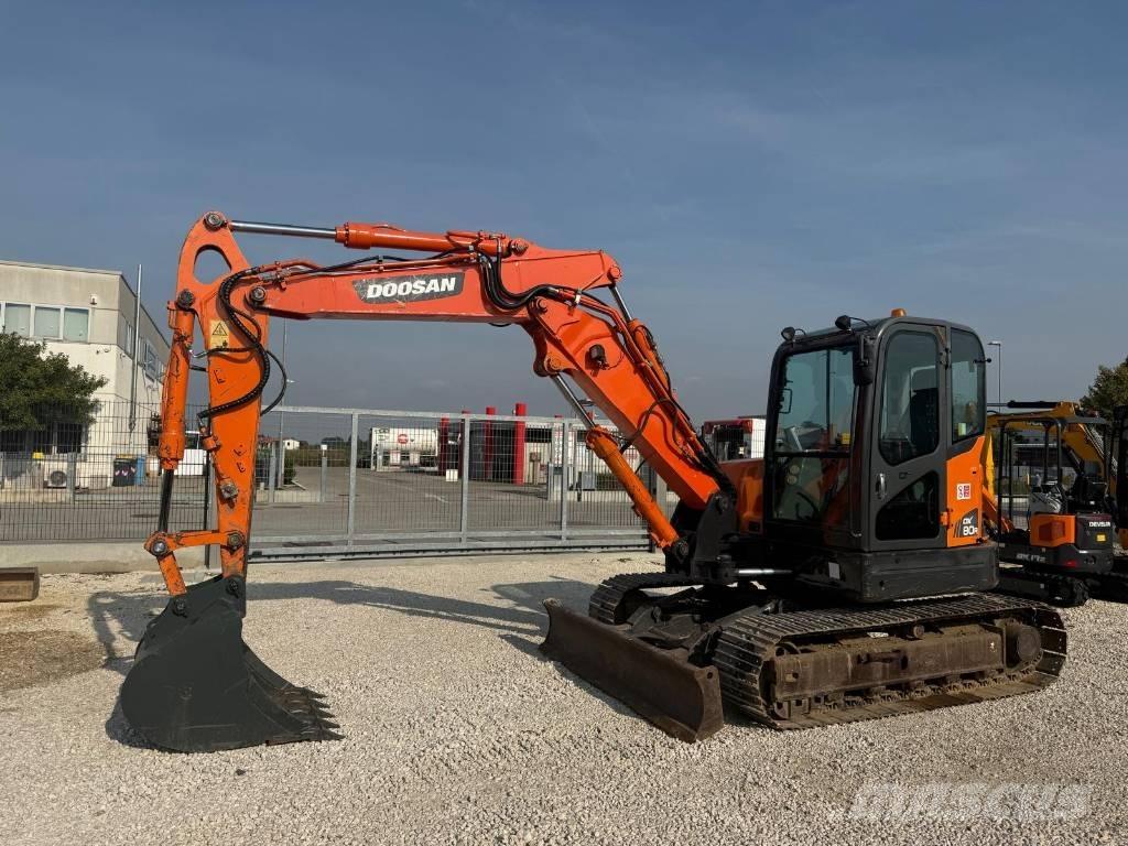 Doosan DX 80 R Средни екскаватори 7т - 12т