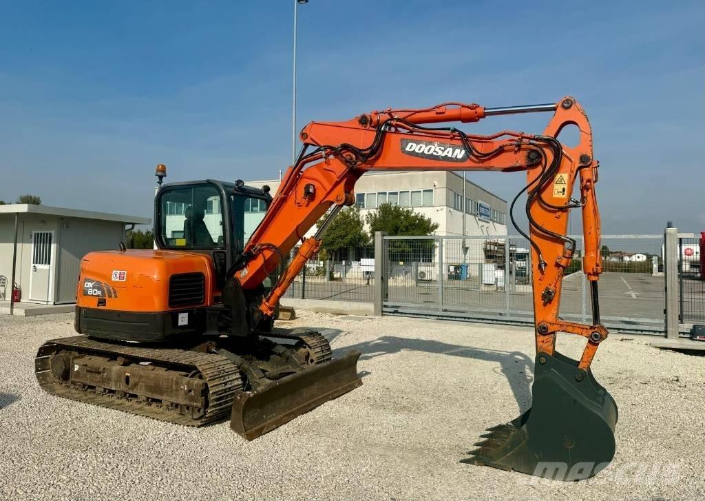 Doosan DX 80 R Средни екскаватори 7т - 12т