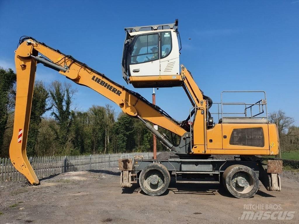 Liebherr LH 30 Оператори на отпадъци/индустрия
