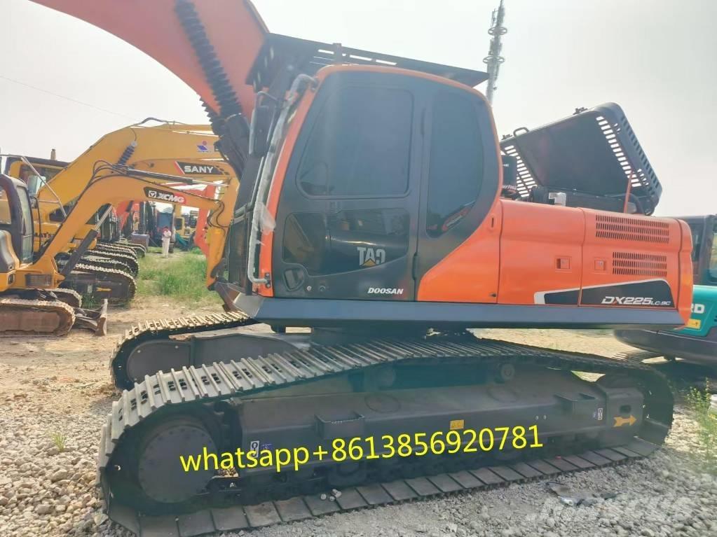 Doosan DX 225 Верижен екскаватор