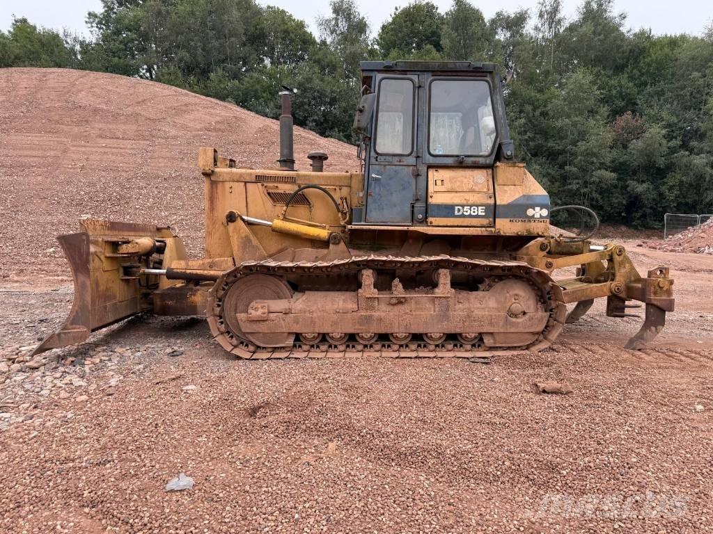 Komatsu D58E-1 Верижни булдозери
