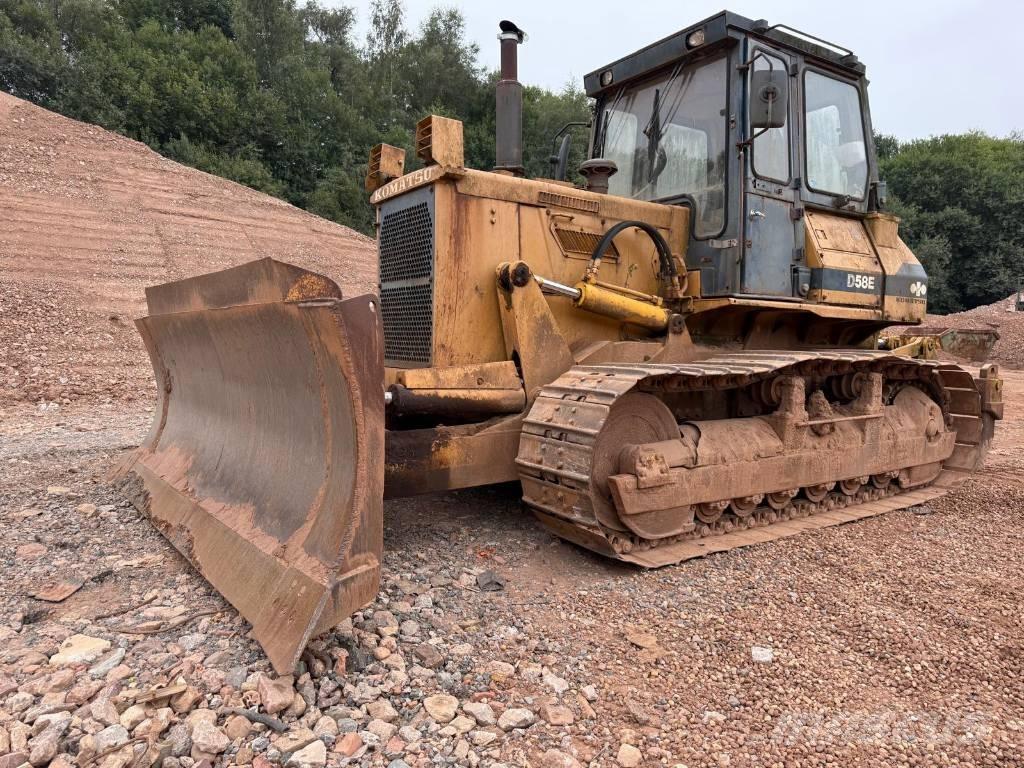 Komatsu D58E-1 Верижни булдозери
