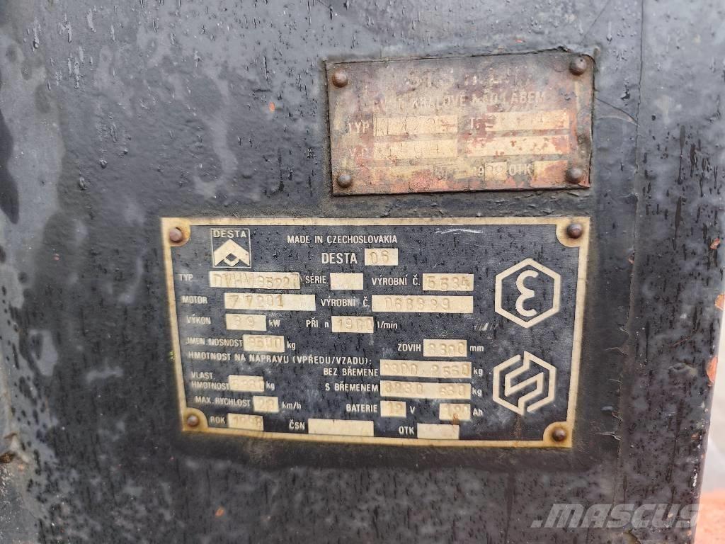 Desta DVHM 3522 Дизелови камиони