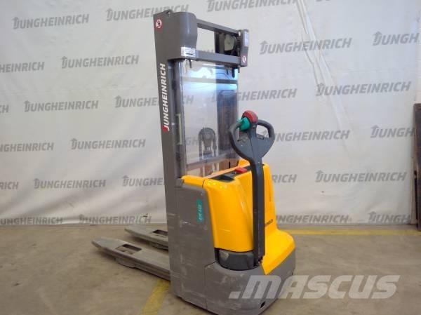 Jungheinrich EJC 112 Колички високоповдигачи с теглич