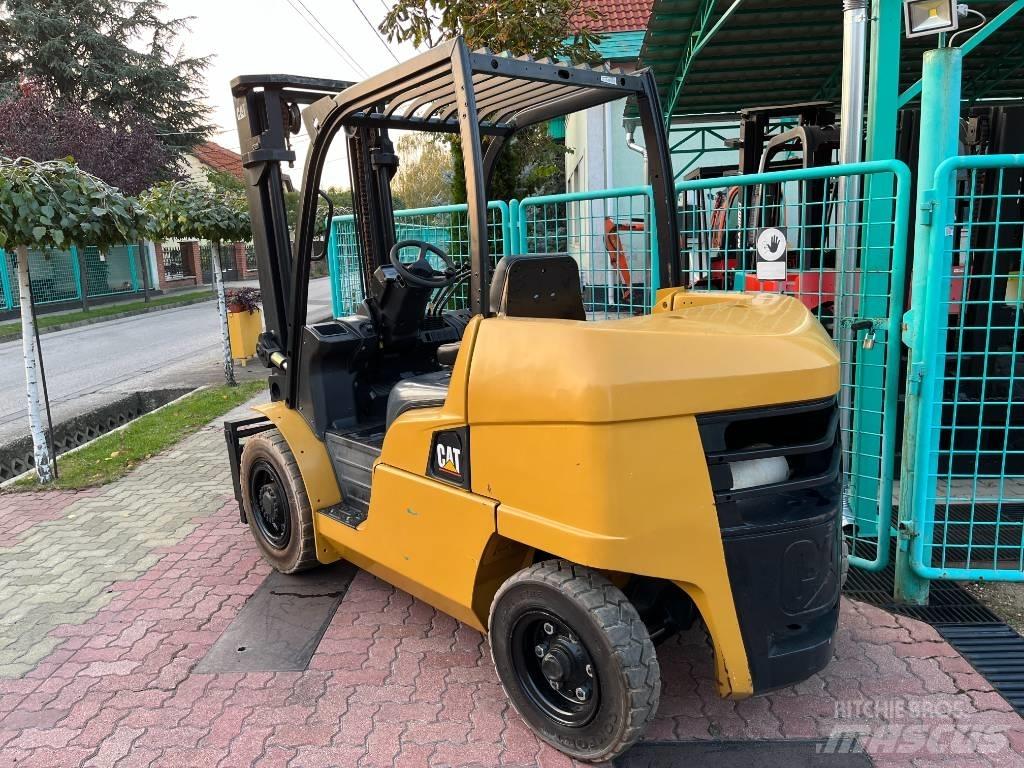 CAT DP 45 N V-3549 Дизелови камиони