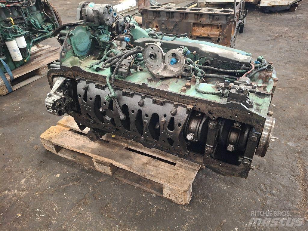Volvo D12D420 Двигатели