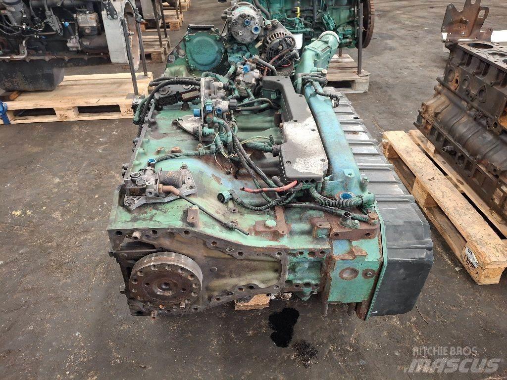 Volvo D12D420 Двигатели