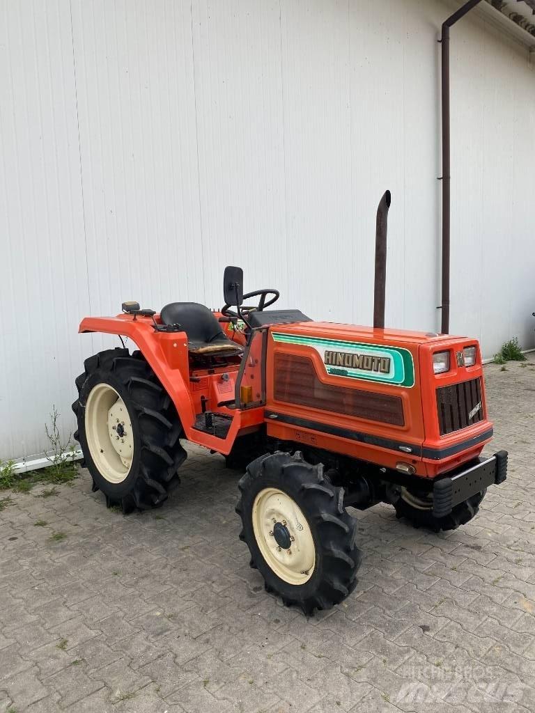 Hinomoto N249 Компактни трактори