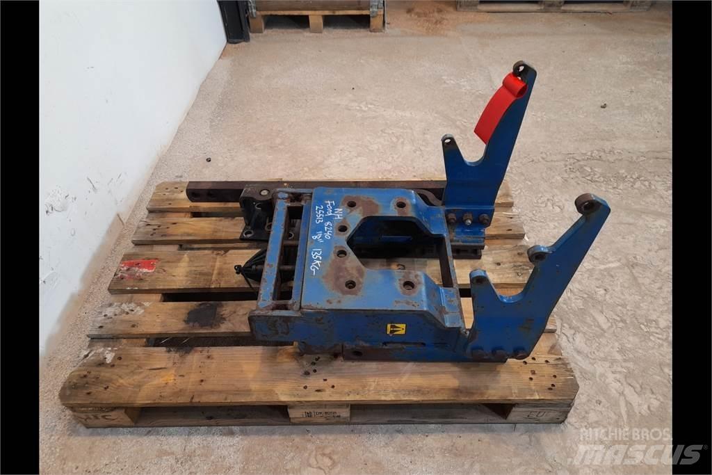 Ford 8240 Hitch Други аксесоари за трактори