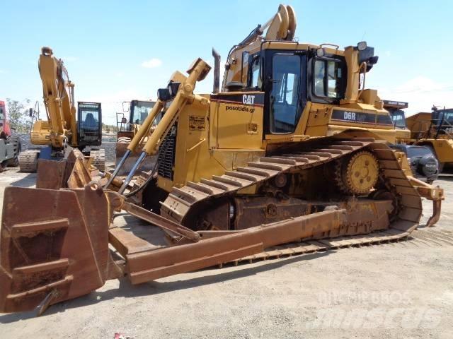 CAT D 6 R II Верижни булдозери
