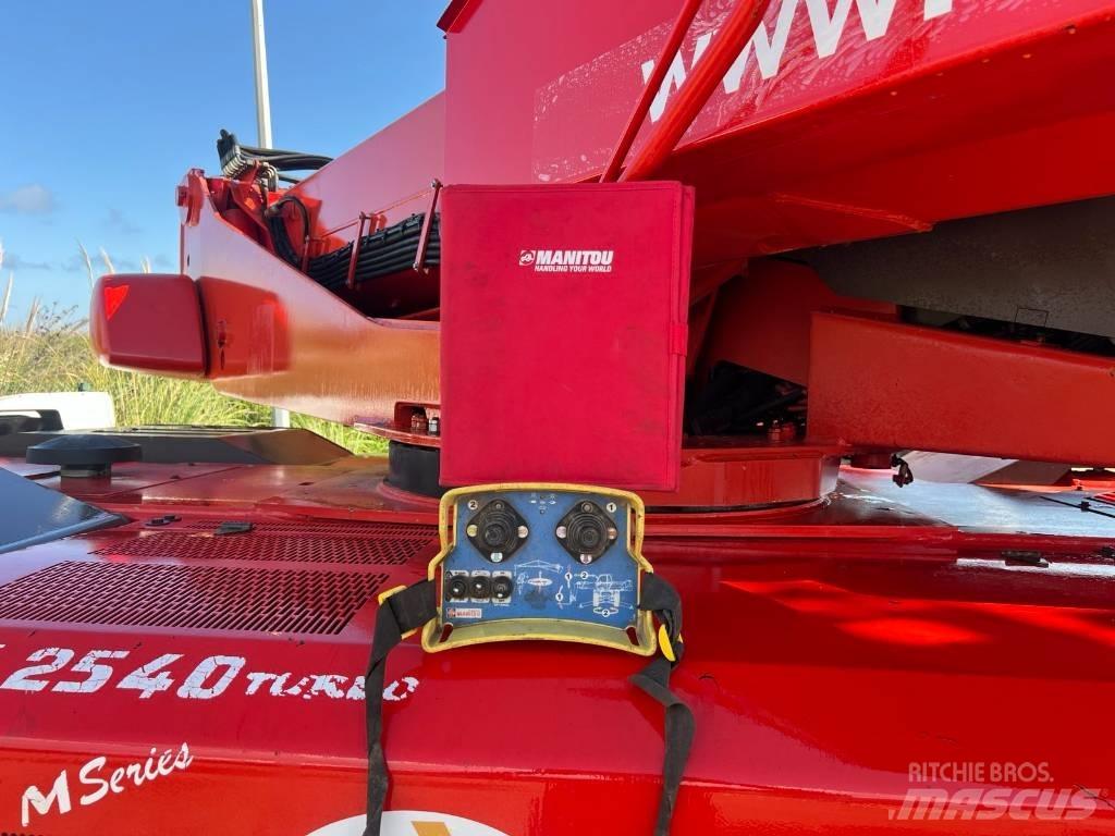 Manitou MRT 2540 Телескопични товарачи