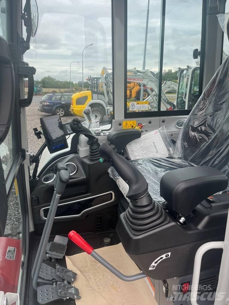 Takeuchi TB350R Мини екскаватори < 7 т