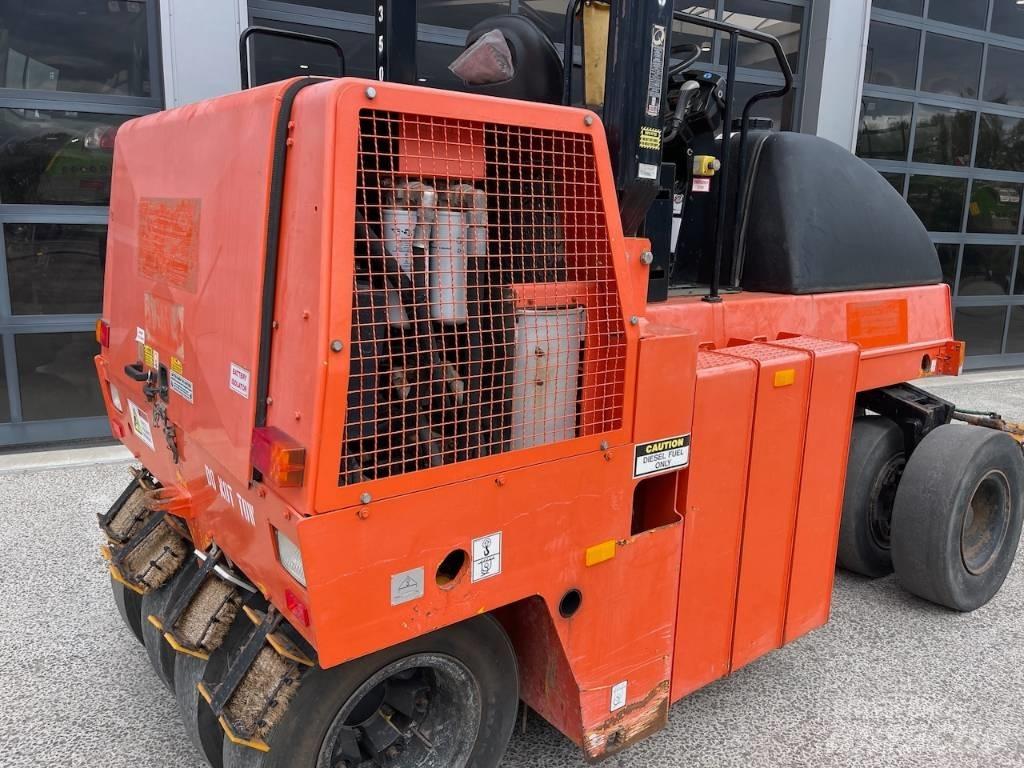 Dynapac CP 142 Пневматични гумени  ролки
