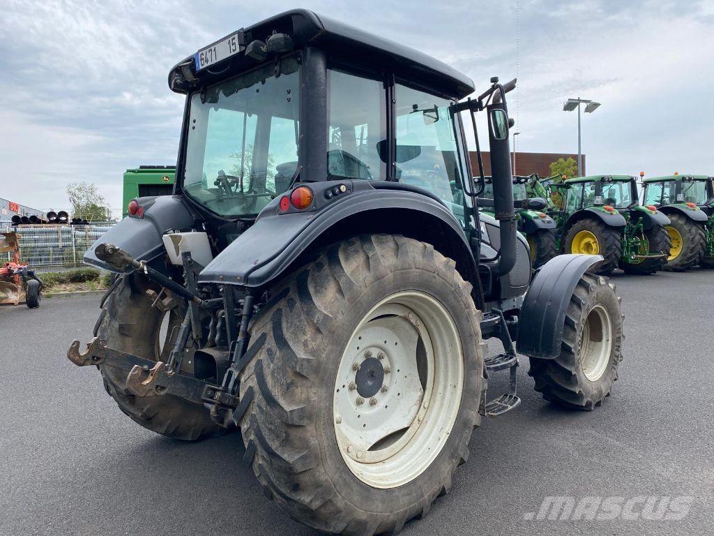 Valtra N92 HITECH Трактори