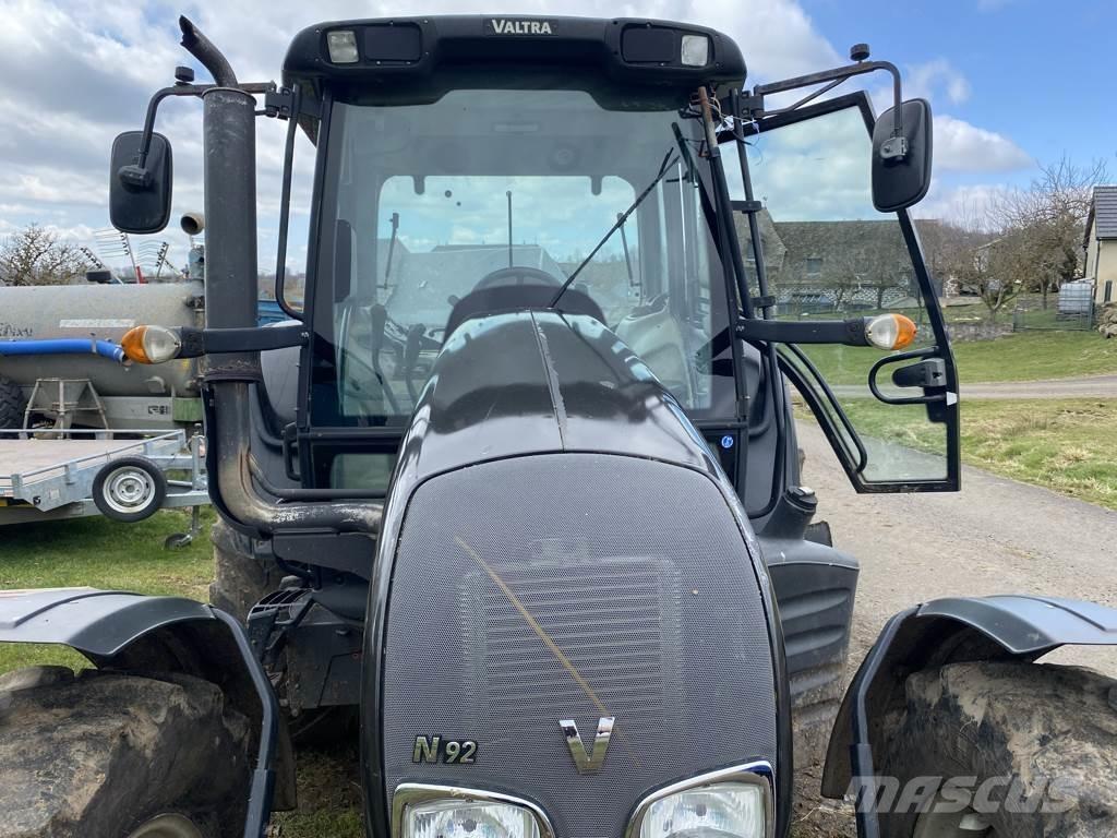 Valtra N92 HITECH Трактори