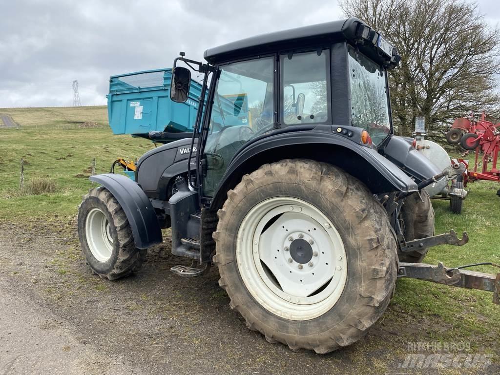 Valtra N92 HITECH Трактори