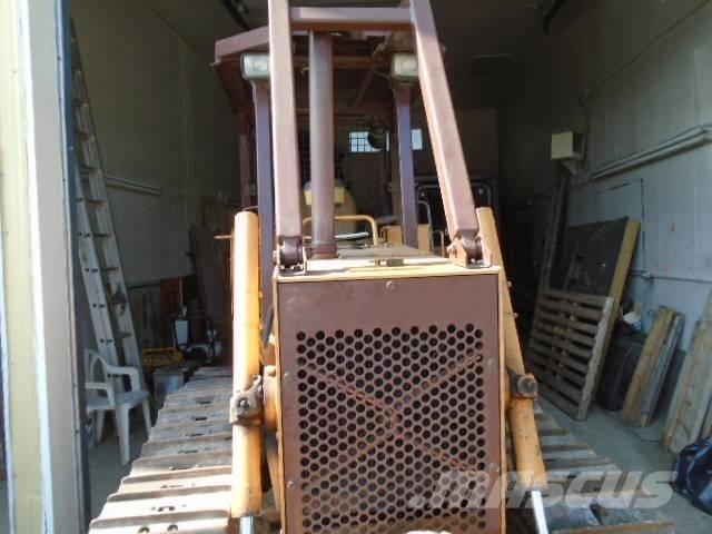 CASE 450 C Верижен товарач