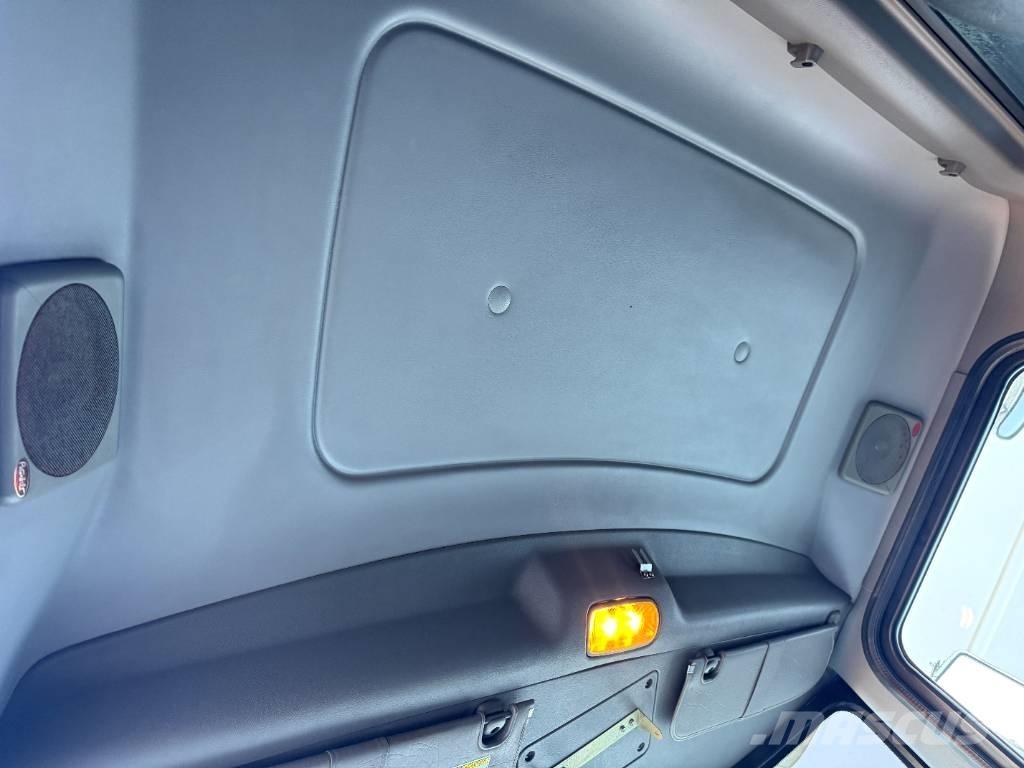 Peterbilt 348 Самосвал