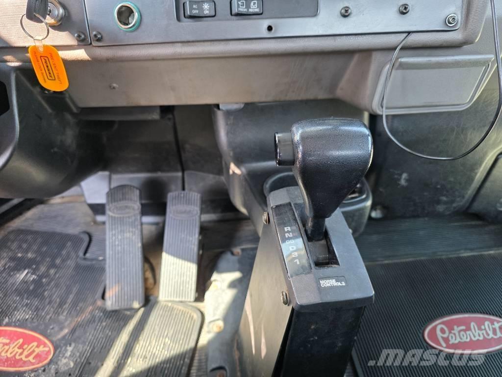 Peterbilt 335 Шаси кабини