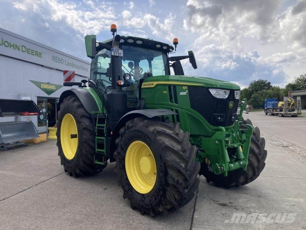 John Deere 6R 250 Трактори