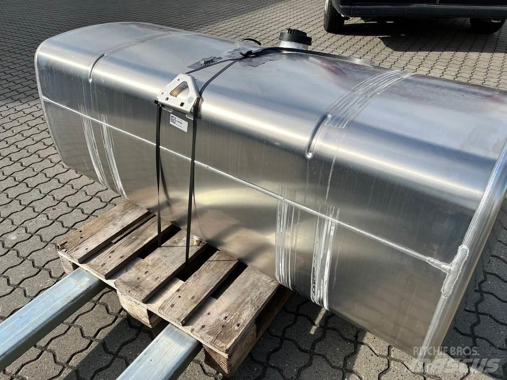 DAF XG Резервоари за гориво и добавки
