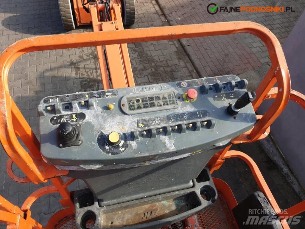 JLG E 300 AJP Съчленени стрелови подемници
