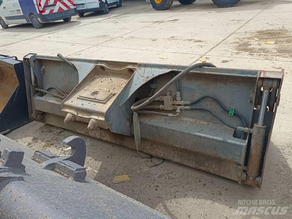 Mecalac 4x1 Кофи
