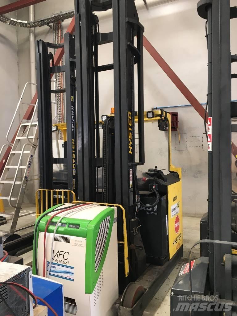 Hyster R2.0H Ретрак/ Високоповдигач с изместване на вилката напред