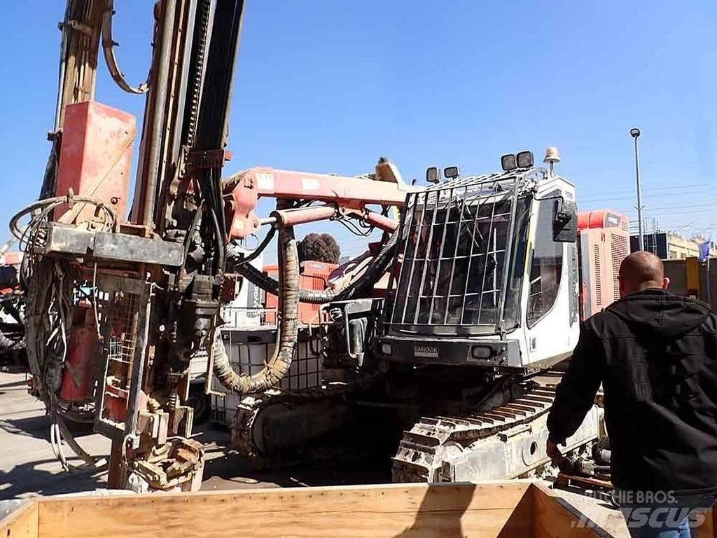 Sandvik DX800 Апаратура за повърхностна редова сеидба