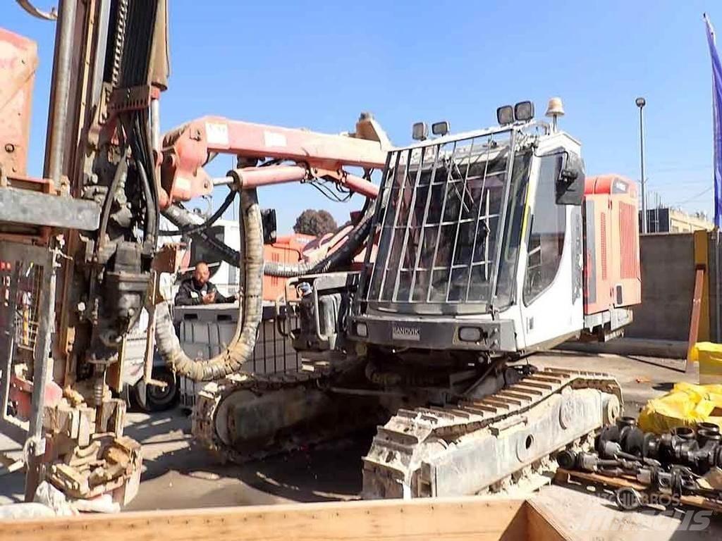 Sandvik DX800 Апаратура за повърхностна редова сеидба