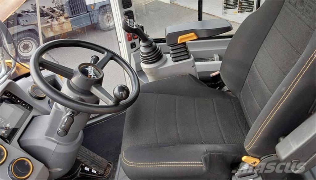 JCB 427 AGRI Колесни товарачи