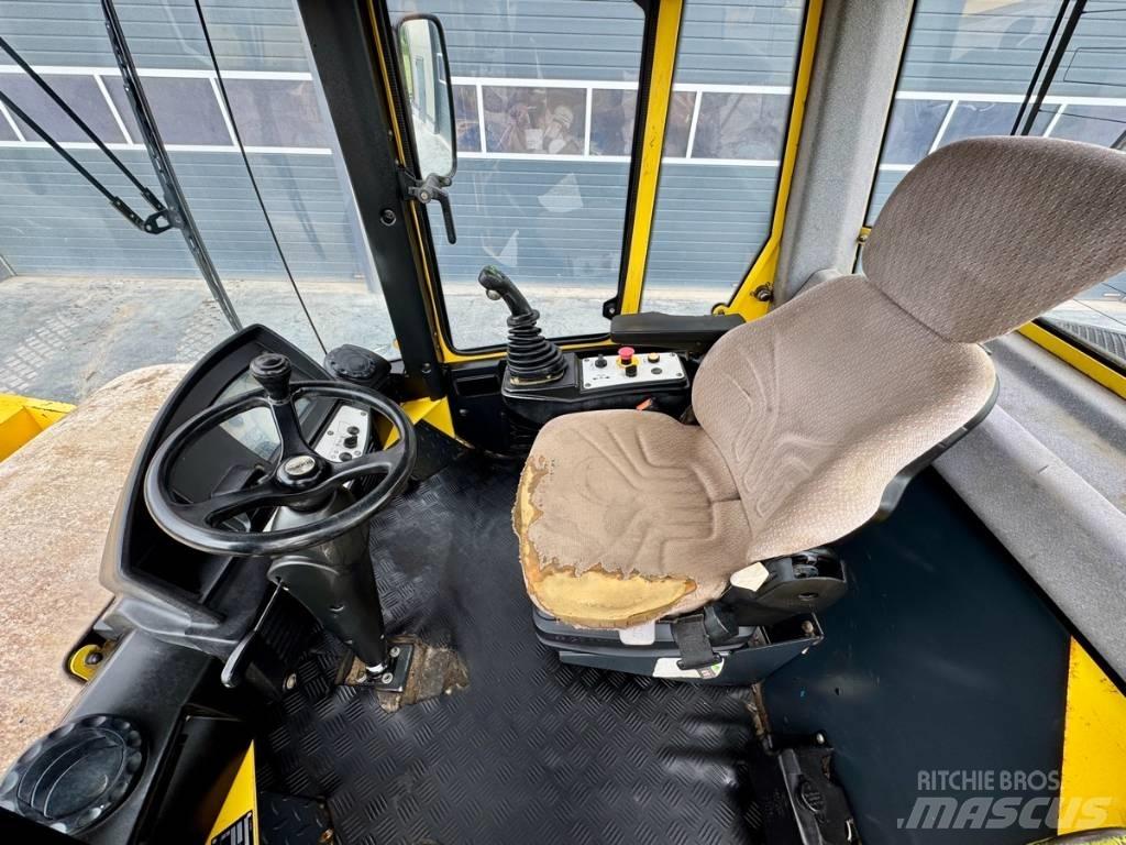 Bomag BW 216 D H-4 Еднобарабанни ролки

