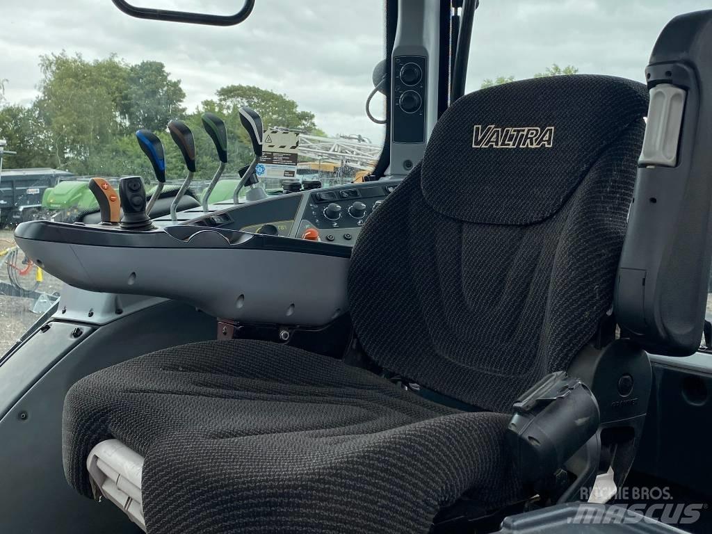 Valtra T 174EA Трактори