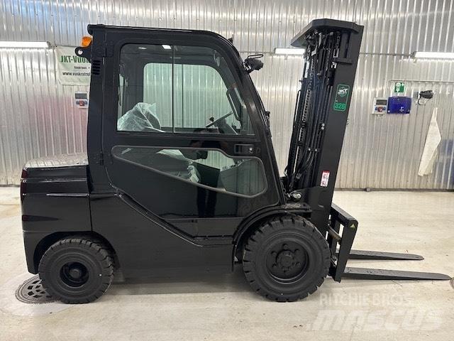 Toyota 52-8 FD 30 Дизелови камиони