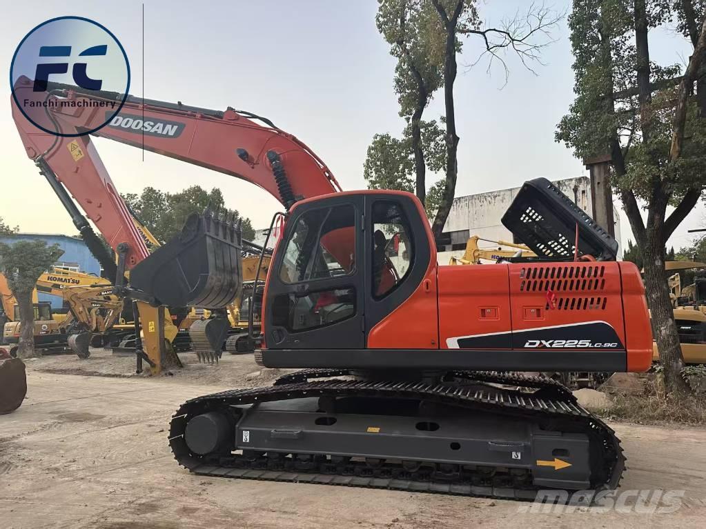 Doosan DX 225 LC Верижен екскаватор