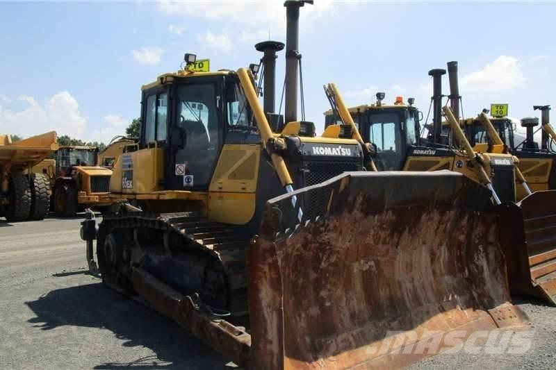 Komatsu D65 EX-16 Верижни булдозери
