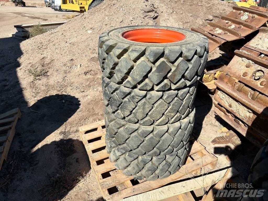 Bobcat 10x16.5 Tires Гуми