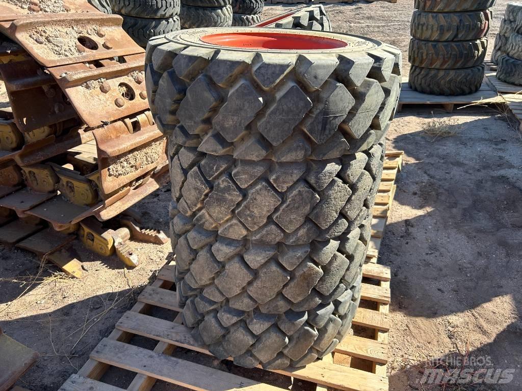 Bobcat 10x16.5 Tires Гуми
