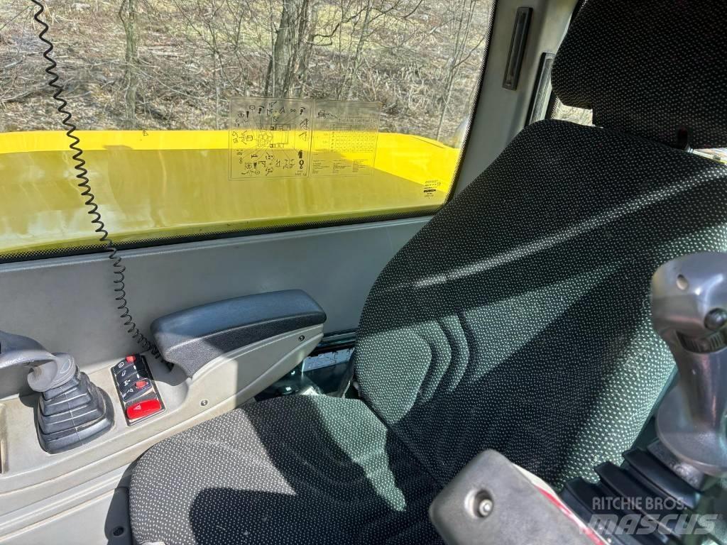 Yanmar B 110 W Колесни екскаватори