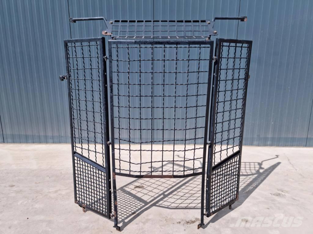 CAT 938K / 938M Кабина