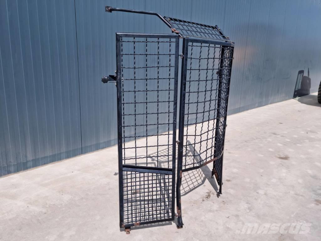 CAT 938K / 938M Кабина