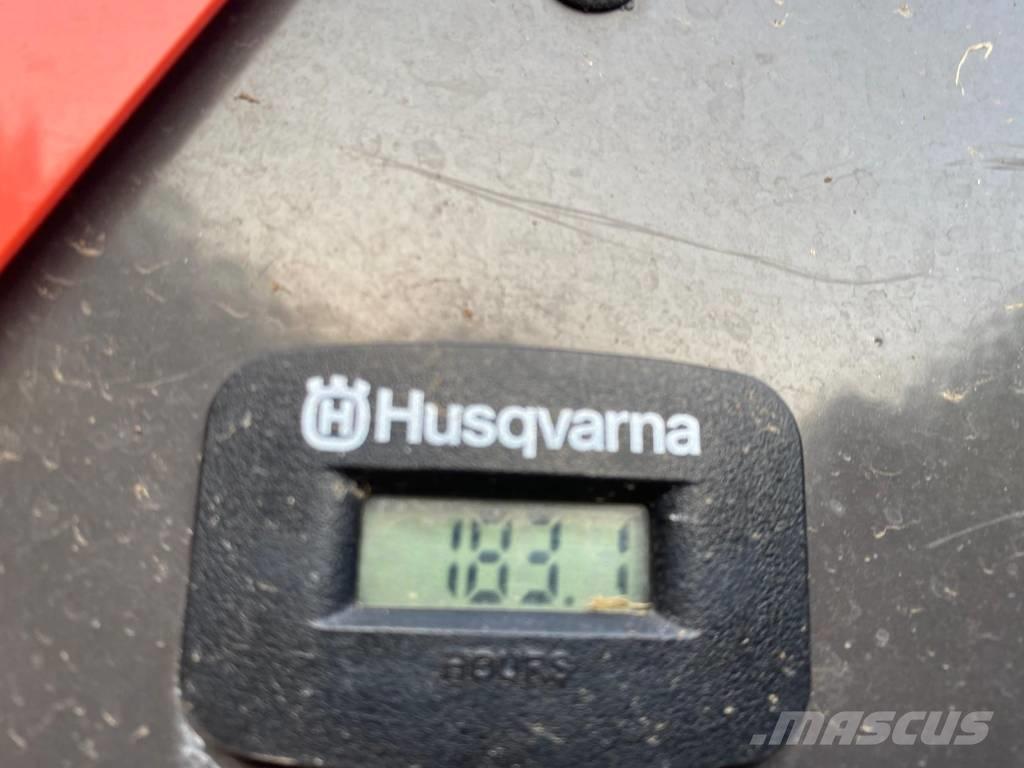 Husqvarna P 525 D Тракторни косачки