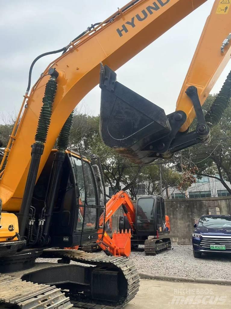Hyundai R220-9S Колесни екскаватори