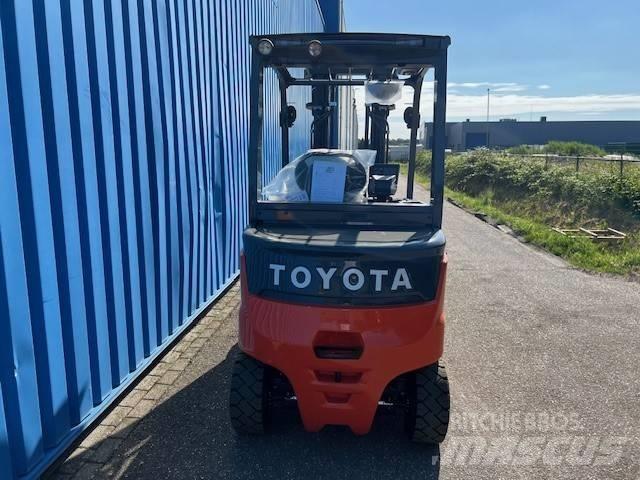 Toyota Traigo 80 Електрически вилични кари-повдигачи
