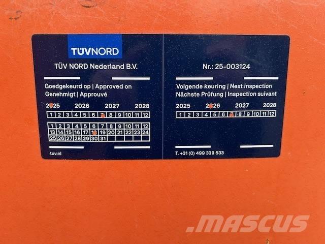 JLG E 400 AJPN Съчленени стрелови подемници