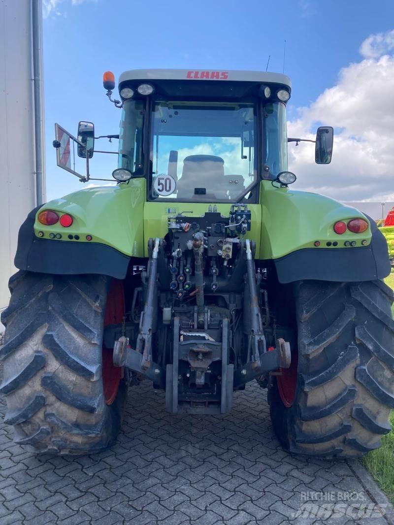 CLAAS AXION 840 Трактори