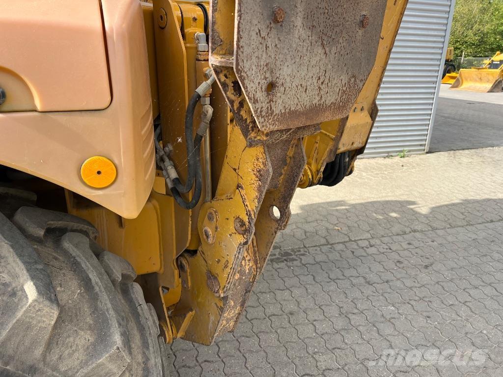 Hydrema 906 E Товарач със заден ексватор