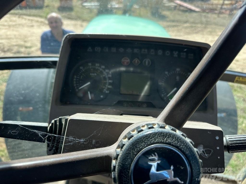 John Deere 6810 Трактори